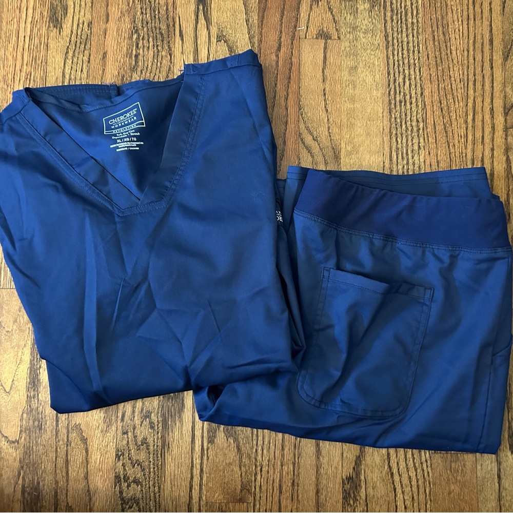 Cherokee Scrub set